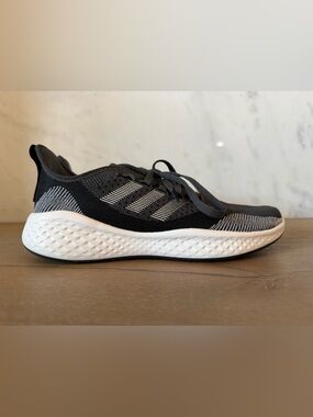 adidas Gray and Black Knit lightweight athletic men’s athletic sneaker NWOT